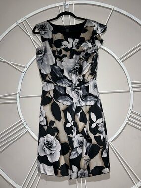 White House Black Market WHBM Sleeveless Floral Ruffle Waist Silk Dress